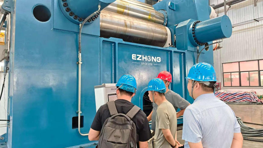 hubei-heavy-equipment-5200t-extra-large-plate-bending-machine-observation-3.jpg hubei-heavy-equipment-5200t-extra-large-plate-bending-machine-observation-3.jpg